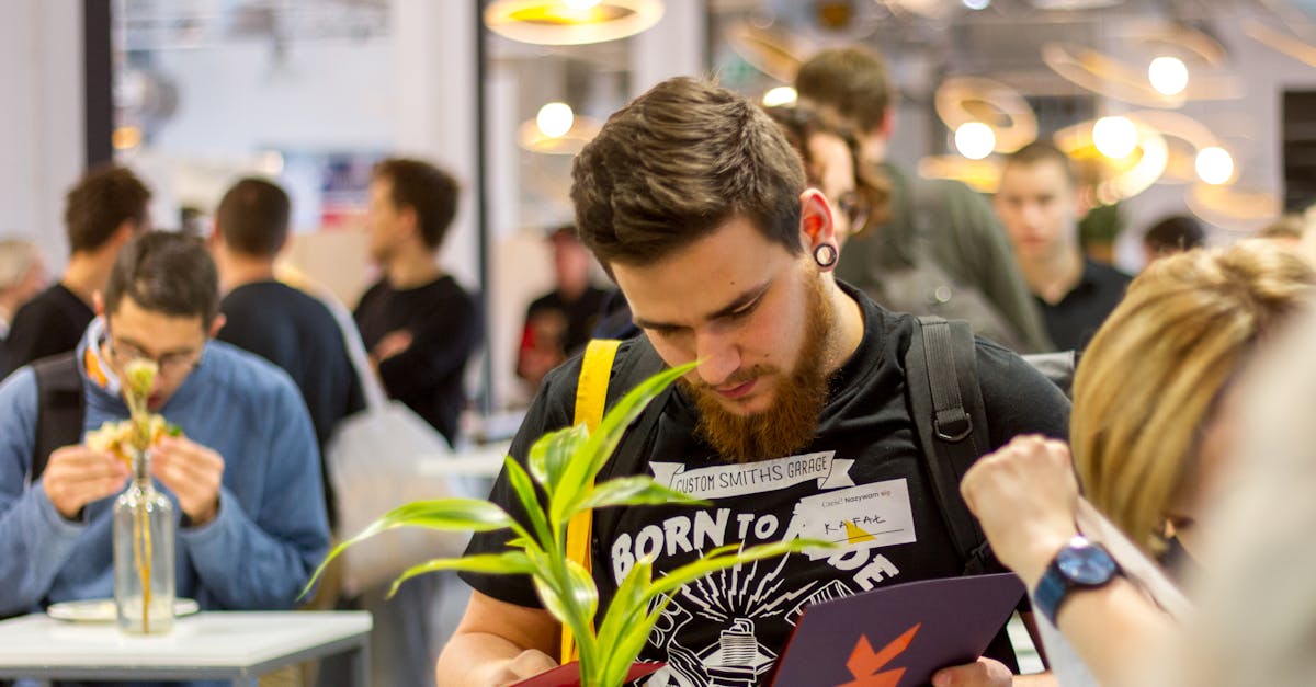 微信出售:实名认证,为职业社交提供数据保障